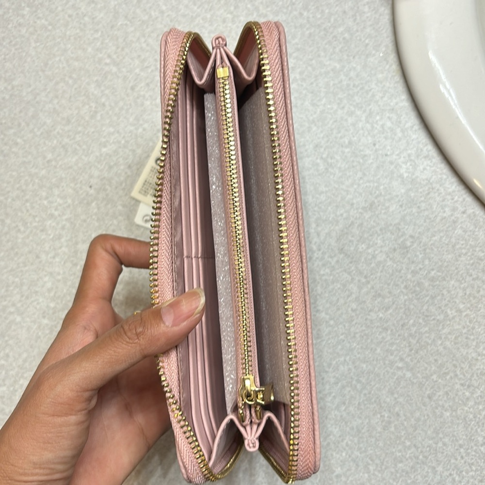 Pinky Wallet - Picture 3 of 5